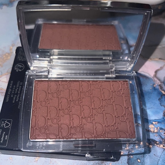 Brand new Dior Rosy Glow powder blush (Mahogany) - Picture 9 of 11